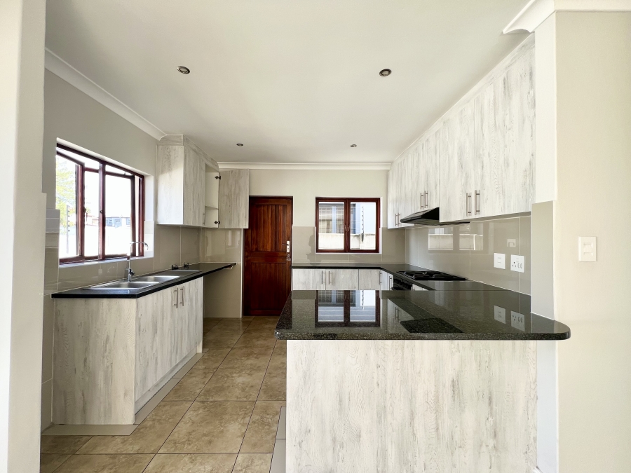 4 Bedroom Property for Sale in Parklands Western Cape